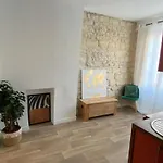 Quiet Apartment In Paris Center